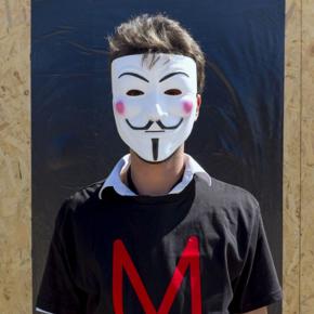 Masque Anonymous - Installation En Quête - Au pire, qu'est-ce qu'on risque ? / Agora Bordeaux, 12-13 Septembre 2014